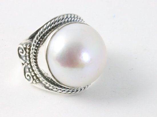 Bague en argent massif travaillé avec grosse perle - taille 21