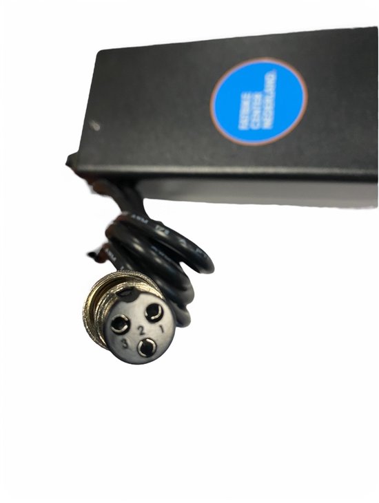 QmWheel Fatbike oplader 54.6V 2A - voor V20 & V30 - 3-pins aansluiting van QmWheel — afbeelding 2