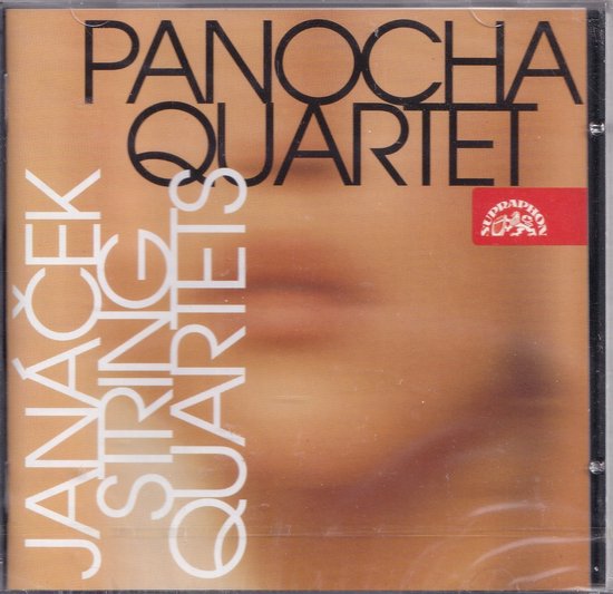 CD-hoes met verticale tekst 'Janáček String Quartets'.