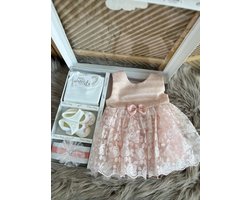 luxe feestjurk-bruidsjurk-Baby jurk-tule jurk-doopjurk -doopkleedje-onderhemd-haarband-schoentjes- new born-geschenkset -geschenkdoos-kraamcadeau-fotoshoot newborn-doopsel-4 delige set- lichzalm kleur-blaadjesmotief-maat 56/62 (0 tem 4 maanden)