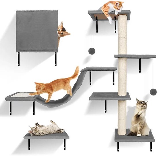Grijze katten klimmuur set met meerdere speelelementen: huisje, brug, krabpaal, en plateaus. Katten spelen en rusten.