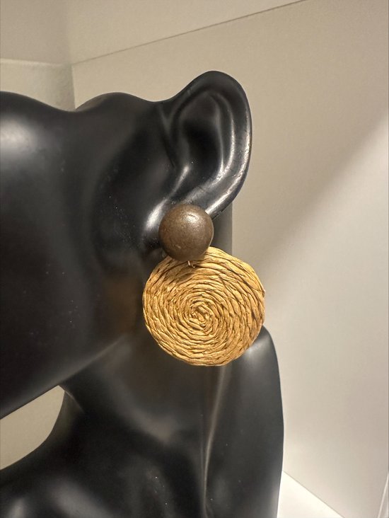 Boucles d'oreilles à tige marron foncé avec breloque en osier | Fête des mères | Cadeau d'anniversaire| Présent| Saint-Valentin| Présent | bijoux | fête des pères | des boucles d'oreilles | des boucles d'oreilles