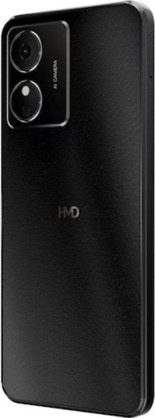 Schuine achterkant van een zwarte smartphone met een dubbele camera en het HMD-logo.