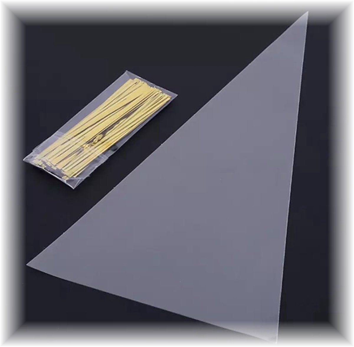 100x Cellofaan Puntzakken 25x13 cm - 100 Stuks Puntzak Doorzichtig - Traktatie Zak - Uitdeelzak - Snoepzak - Inclusief Sluitstrips Goud - 13x25 cm - 100 Stuks — afbeelding 3