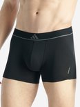 Zwarte Adidas boxershorts met grijze tailleband, logo op de voorkant en 'AEROREADY' op de zijkant.
