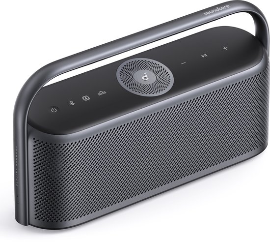 Zwarte Soundcore Motion X600 Bluetooth speaker met metalen handvat. De speaker heeft bedieningsknoppen en een rooster met het Soundcore logo.