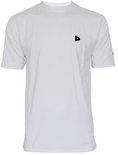 Witte T-shirt met korte mouwen en een zwart logo op de linkerborst.
