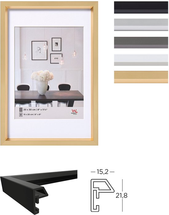Gouden fotolijst met witte passe-partout met een afbeelding van een gedekte tafel, met dekkingsopties.