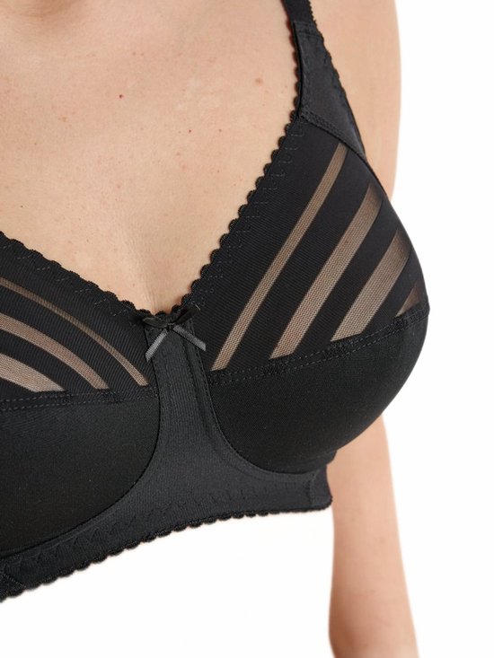 Soutien-gorge à armatures en tulle rayé