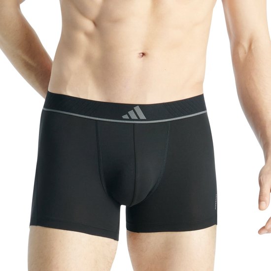 Zwarte Adidas boxershorts met grijze tailleband, logo op de voorkant en 'AEROREADY' op de zijkant.