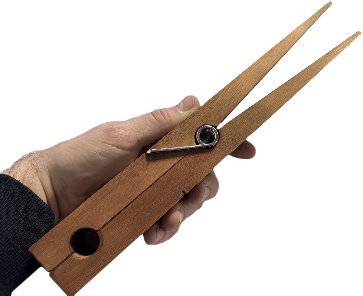 Extra grote wasknijper van walnoothout (wandhanger, maat 3: 30 cm lengte)