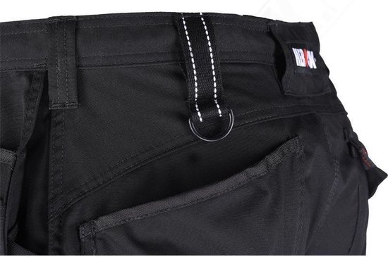 Detail van de zwarte werkbroek met lus, ring en zak, herock logo.