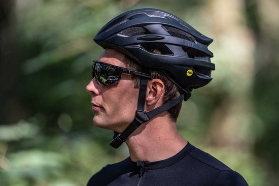 BBB Cycling Comet Lunettes de cyclisme pour homme et femme – Lunettes de sport durables – Lunettes de cyclisme adaptées pour la course, le VTT et le gravel – Zwart brillant fumé – BSG- 75