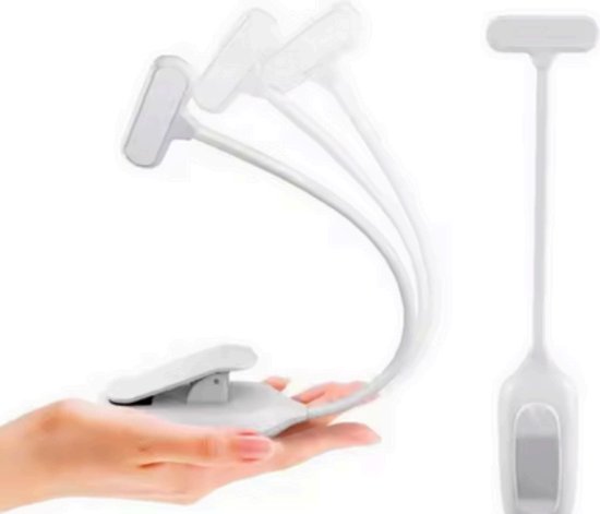 Witte flexibele leeslamp met clip, in verschillende standen getoond.