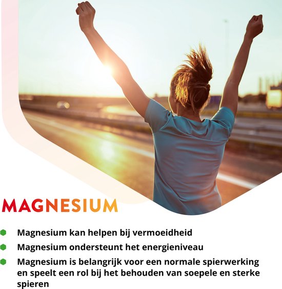 Vrouw met armen omhoog in de zon, met tekst 'MAGNESIUM'.