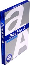 Pak Double A A4 papier, 100 gram, 200 vel, voor presentaties. Grijs met grote witte 'AA'-logo's en tekst.