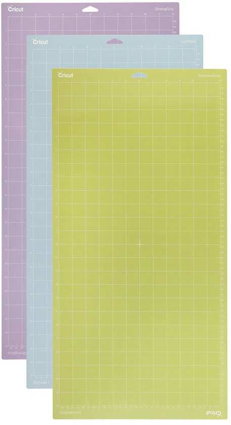 Tapis de découpe Cricut violets, bleus et vert clair.