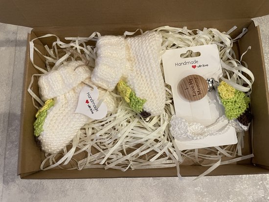 Maminobaby.nl baby geschenkset | Kerst - Handgemaakt | Babyslofjes | Speenkoord | Kraamcadeu | Babyshower — afbeelding 4