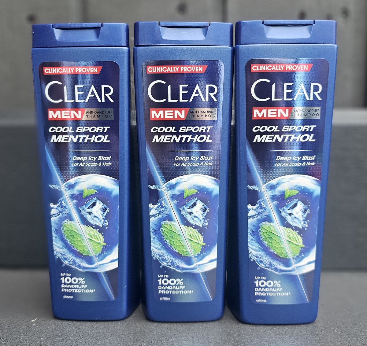 Clear men Cool Sport Menthol Extra Freschezza 24H / Antiroos shampoo Extra Frisheid 24 uur 3 x 360 ml