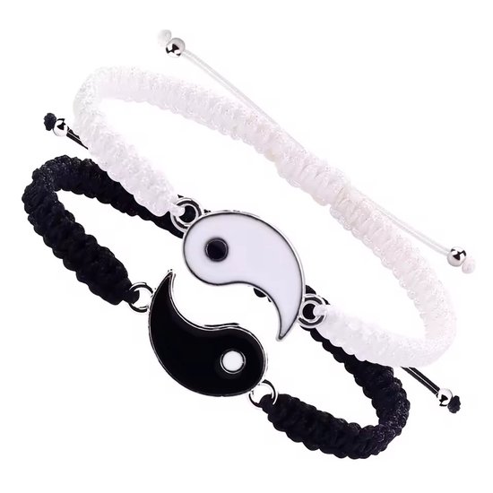 Pin's Yin & Yang - Philosophie chinoise en métal émaillé noir et blanc Pin's Yin & Yang - Philosophie chinoise en métal émaillé noir et blanc