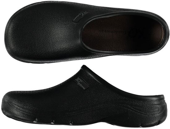 Zwarte klomp van XQ Footwear, van bovenaf en van opzij bekeken.