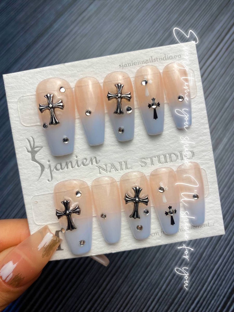 Sjanien Nail Studio Handgemaakte Press On Nails - Kunstnagels Ombre Perzik-Blauw, Zilveren Kruizen Kristallen, L-coffin, 10 Stuks, Maat M