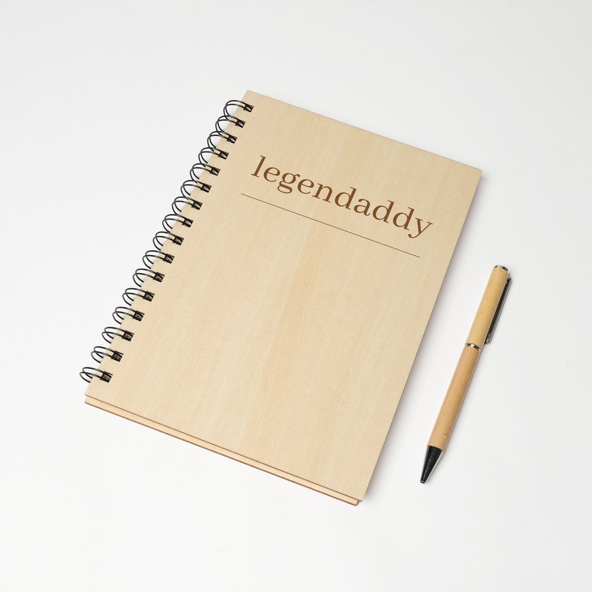 Notitieboek A5 - Luxe balpen - Vaderdag cadeau - Cadeau papa - Cadeau vader - Papa cadeau - Schrijfboek - A5 notitieboekje - LEGENDADDY - kerstcadeau man - kado papa - kerst