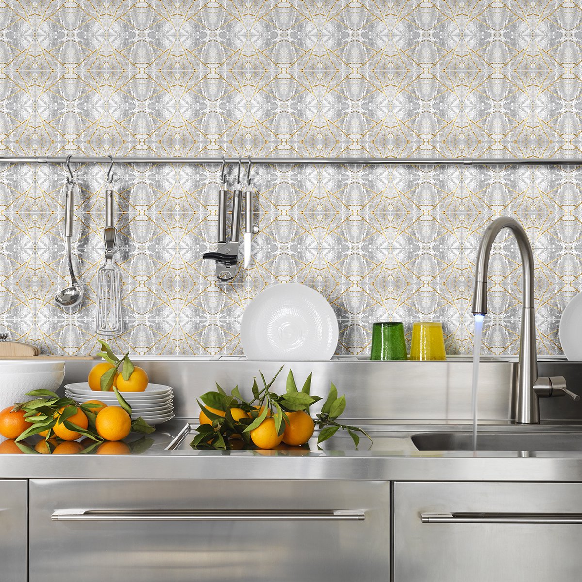 Ambiance Sticker Tegelstickers voor de muur in keuken en badkamer - 24 grijze en gouden tegels met marmerlook - 24 stickers van 20x20 cm Multi color
