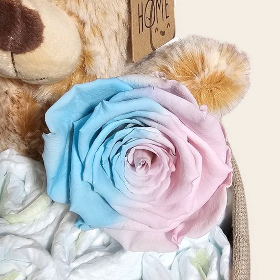 Luxe Luiertaart 1-Laags met Premium Pampers, roze blauwe Longlife Roos speciaal voor genderreveal, Hydrofiele Doek, Spuugdoekje en Superzacht Beertje: Het Perfecte gender reveal cadeau van LUXE. — afbeelding 2