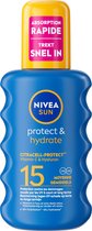 Bol.com NIVEA SUN Protect & Hydrate Zonnebrand Spray - SPF 15 - Zonnespray - Beschermt en hydrateert - Met Vitamine E - 200 ml aanbieding