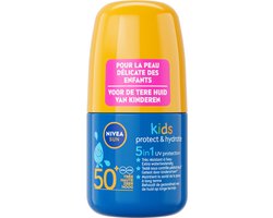 NIVEA SUN Kids Hydraterende Roll-on Zonnebrand Stick - SPF 50 - Zonnestick voor Kinderen - Waterbestendig - 50 ml