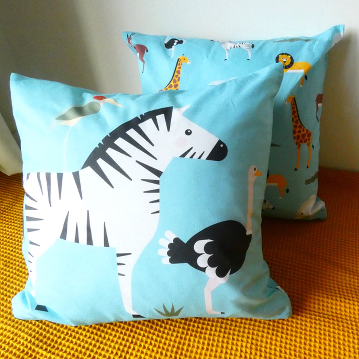 Sierkussen Zebra groen 40x40 tweezijdig met rits inclusief vulling voor kinderkamer