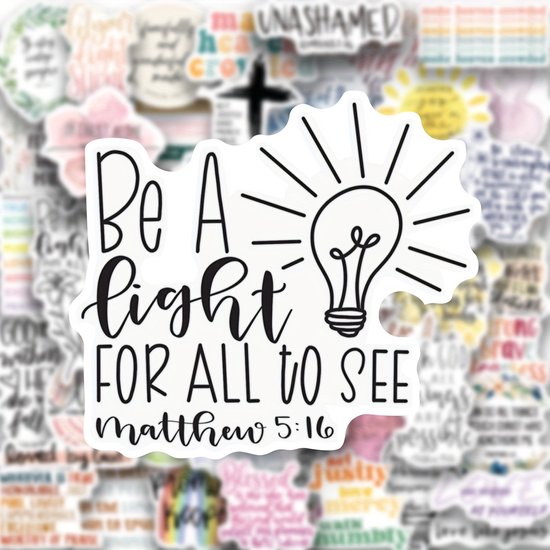 Een ronde sticker met een gloeilamp en de tekst 'Be a light for all to see Matthew 5:16'.