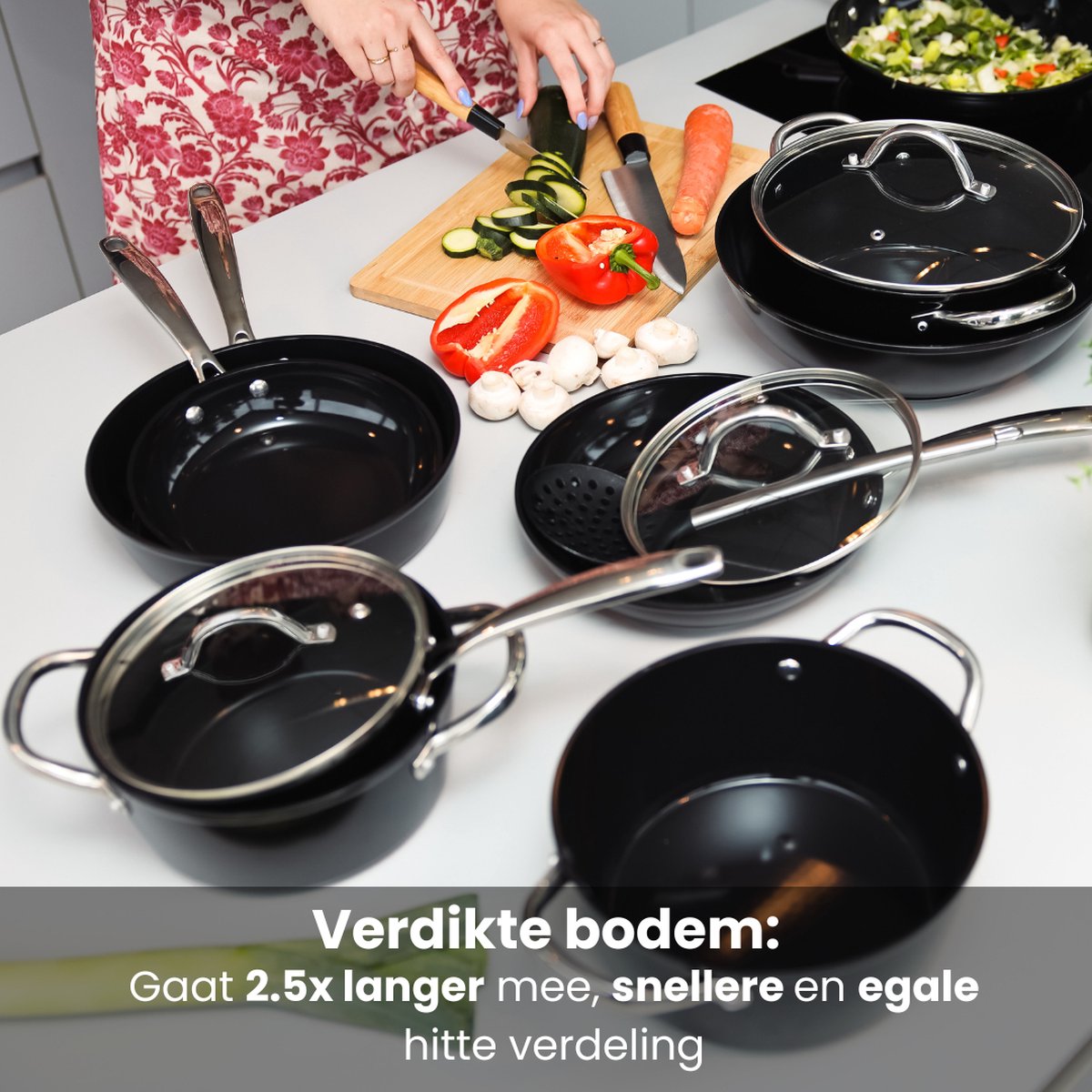 Cook & Pan 9-Delige Pannenset Zwart - PFAS vrij - Alle Warmtebronnen - Pannen Set met 7 jaar Garantie - Krasbestendige Anti Aanbaklaag - Vaatwasserbestendig - Gas, Inductie, Elektrisch, Oven - Koekenpan, Wokpan, Steelpan, Hapjespan, Kookpot – foto 7