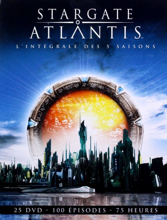 Stargate Atlantis L'Intégrale Des 5 Saisons: 25 DVD, 100 afleveringen, 75 uur. Een futuristische stad met een grote, gloeiende ring erboven.
