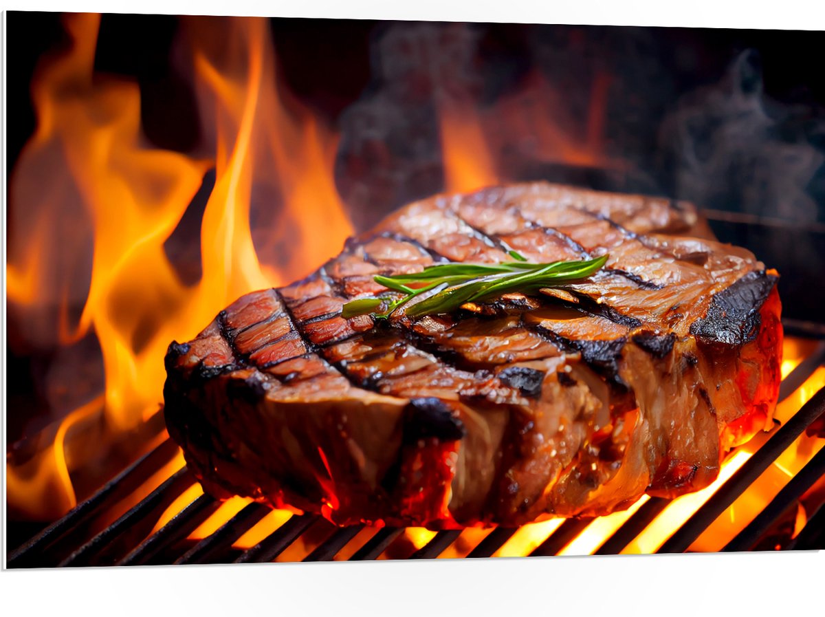 PVC Schuimplaat - Brandende Steak op Barbecue - 105x70 cm Foto op PVC Schuimplaat (Met Oph