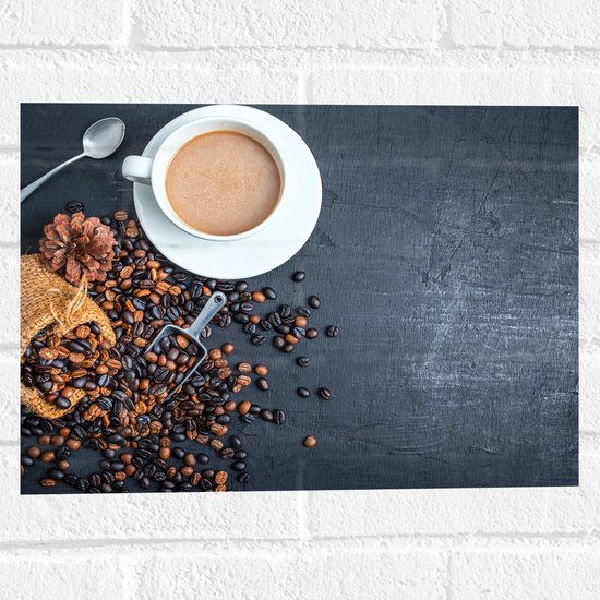 Muursticker - Bovenaanzicht van Kop Koffie met Jutten Zak met Koffieboontjes - 40x30 cm Foto op Muursticker