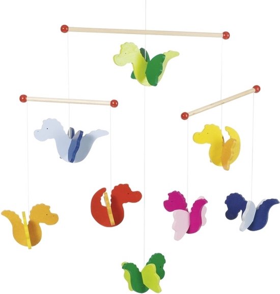 Houten mobiel met vrolijk gekleurde draken in groen, blauw, geel, oranje, rood, roze en donkerblauw.