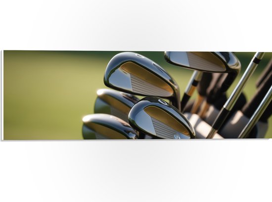 PVC Schuimplaat- Golf Clubs in Trolley op Golfbaan - 60x20 cm Foto op PVC Schuimplaat