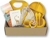Kids Cultures - Giftbox L - Baby Geschenkset, Kraampakket, Babyshower, Kraammand - Kraamcadeau Jongen & Meisje - Siliconen Kinderservies, Slab, Bijtring en Wenskaarten - Geel