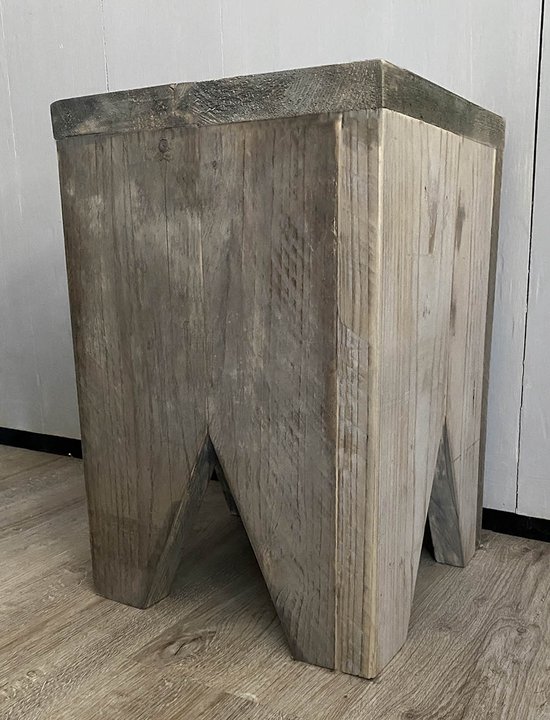 kruk - bijzettafel - oud hout - 30x30x45 cm