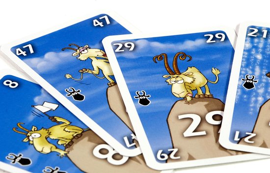 Speelkaarten met geiten op rotsen: getallen 8, 47, 29, 21.