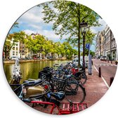 Dibond Muurcirkel - Rij Fiets Geparkeerd langs de Gracht in Amsterdam - 50x50 cm Foto op Aluminium Muurcirkel (met ophangsysteem)