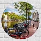 Muursticker Cirkel - Rij Fiets Geparkeerd langs de Gracht in Amsterdam - 60x60 cm Foto op Muursticker