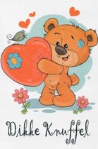 Dikke knuffel! Een leuke kaart met een afbeelding van een lieve en schattige beer waar vrolijke bloemen en hartjes omheen staan. Erg leuk om zo te geven of om bij een cadeau te voegen. Een dubbele wenskaart inclusief envelop en in folie verpakt.