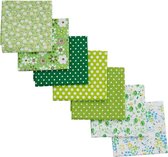 Pakket van 7 lapjes stof - verschillende designs - groen - 24 x 25 cm - quilt - patchwork - poppen kleertjes