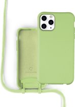 Coverzs Silicone case met koord - Telefoonhoesje met koord - Backcover hoesje met koord - touwtje - geschikt voor Apple iPhone 11 Pro Max - lichtgroen