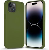 Coverzs Solid silicone case geschikt voor Apple iPhone 14 (legergroen) - iPhone 14 hoesje groen - iPhone 14 case geschikt voor Apple - Luxe siliconen hoesje met 3-laags bescherming