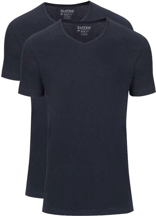 Twee donkerblauwe V-hals T-shirts van Slater, één voor de ander.