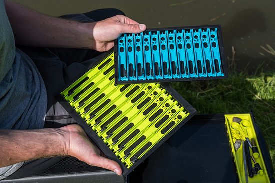 Matrix Loaded Pole Winder Tray 13cm - 12 Winders Light Blue van Matrix — afbeelding 3